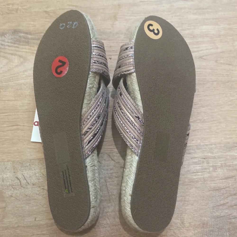 NWT Blowfish Malibu espadrille Crisscross slides